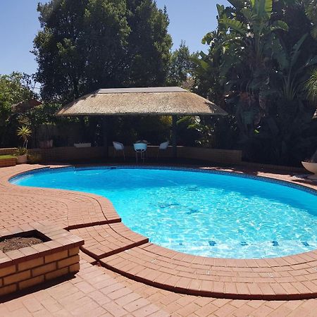 Sollunaa Guesthouse Sandton Kültér fotó