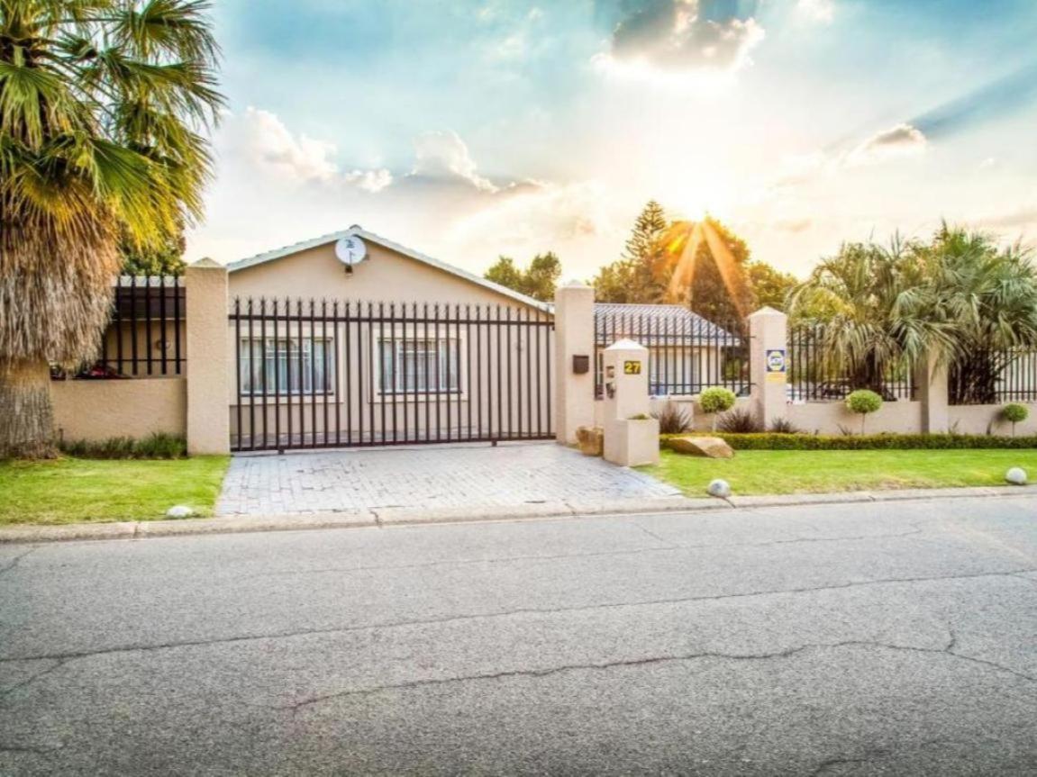 Sollunaa Guesthouse Sandton Kültér fotó
